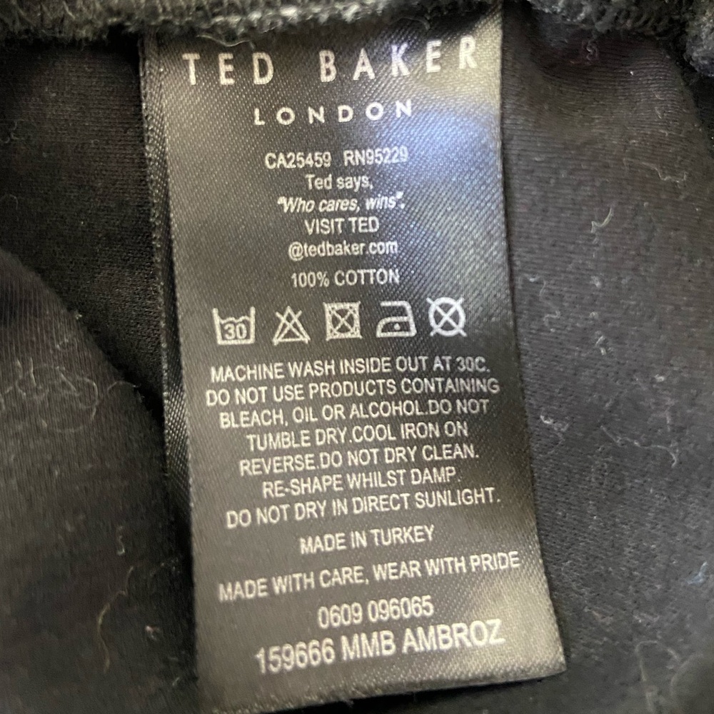 Ted Baker Short Sleeve All Black Shirt‎ with Lifted Print Men’s Size 6 - Picture 8 of 9